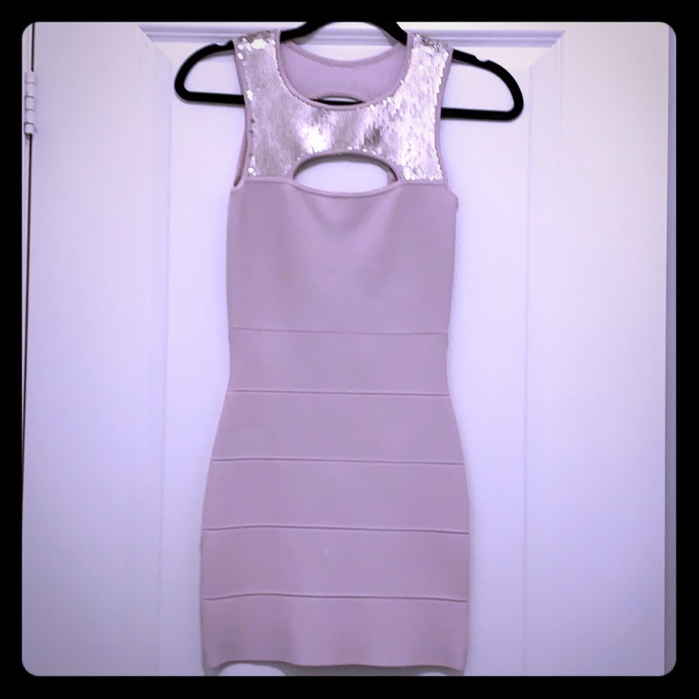 BCBG - Sexy dress with sequins